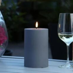 LED Kerze MIA Deluxe Für Außen 3D Flamme Flackernd H: 15cm D: 10cm Outdoor Grau -Einrichtungsgeschäft 4306f10b 53b0 4237 aa0e d80a8ff629b8